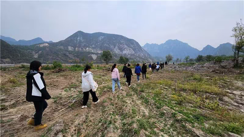 永定河流域公司團總支組織開展重走“周俊杰小道”主題活動 永定河流域公司團總支組織開展重走“周俊杰小道”主題活動